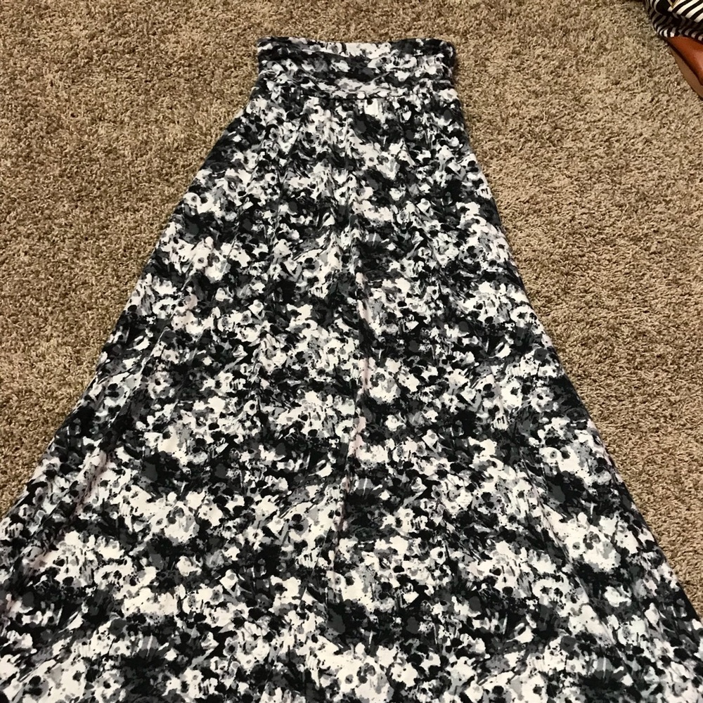 Kohl’s brand maxi skirt- XS